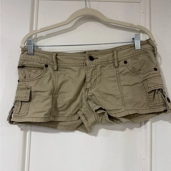 Decree Tan Cargo Women Shorts - Picture 1 of 4